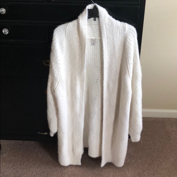 White Fuzzy Balloon Sleeve Cardigan 